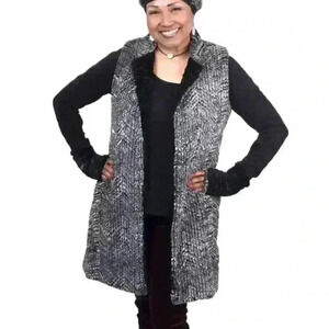 Pandemonium Seattle “Mandarin” Reversible Faux Fur Long Vest Size Medium NWOT!